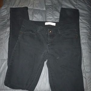 Black skinny jeans